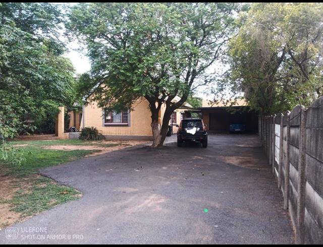 5 BEDROOM HOUSE FOR SALE IN LAMBTON